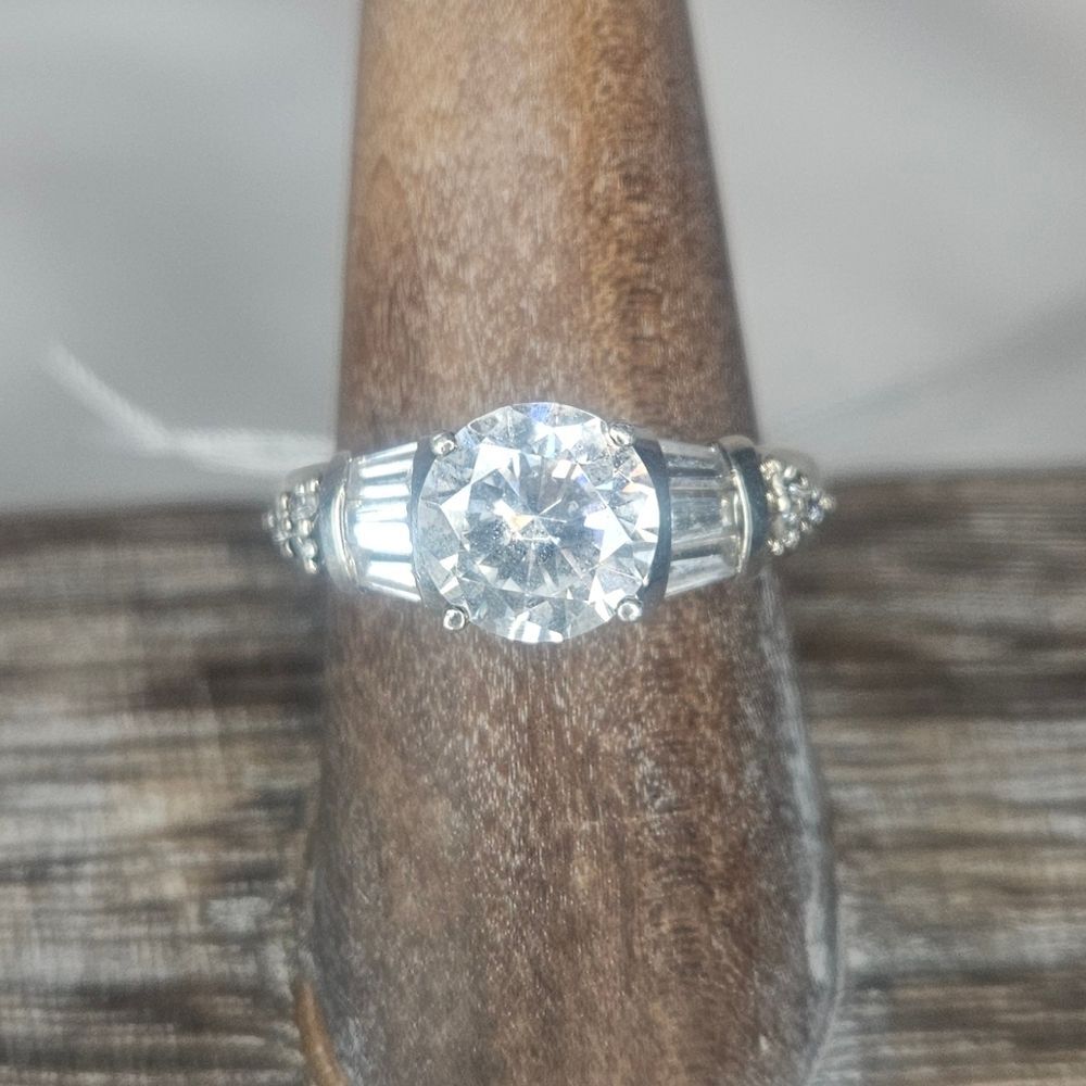 Vintage Sterling Silver And Diamonique Cubic Zirconia Ring Sz 8 EUC 80s-90